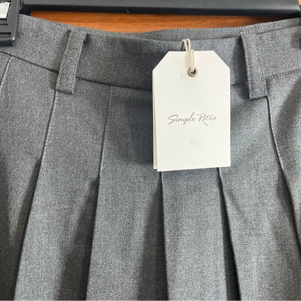 Simple Retro Gray Pleated Skirt - Picture 3 of 6